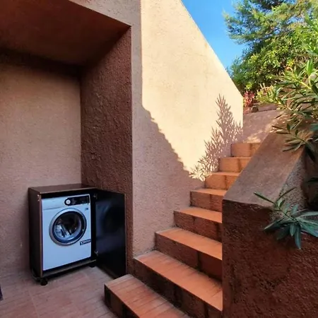 2-bedroomed Modern With Seaview *