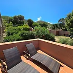 Lägenhet 2-bedroomed Modern With Seaview