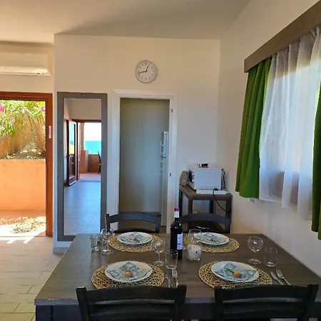 2-bedroomed Modern With Seaview Апартаменты *