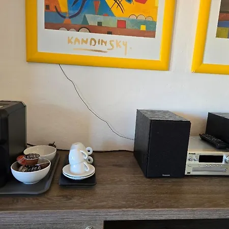 2-bedroomed Modern With Seaview Apartman *