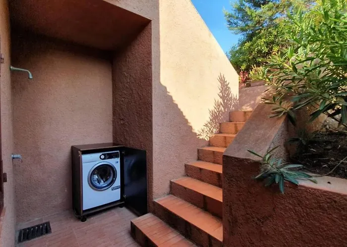 2-bedroomed Modern With Seaview *