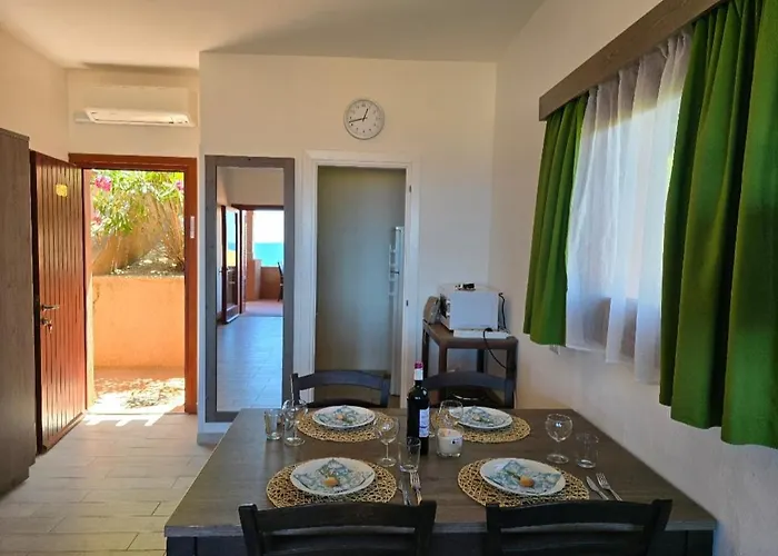 2-bedroomed Modern With Seaview Daire *