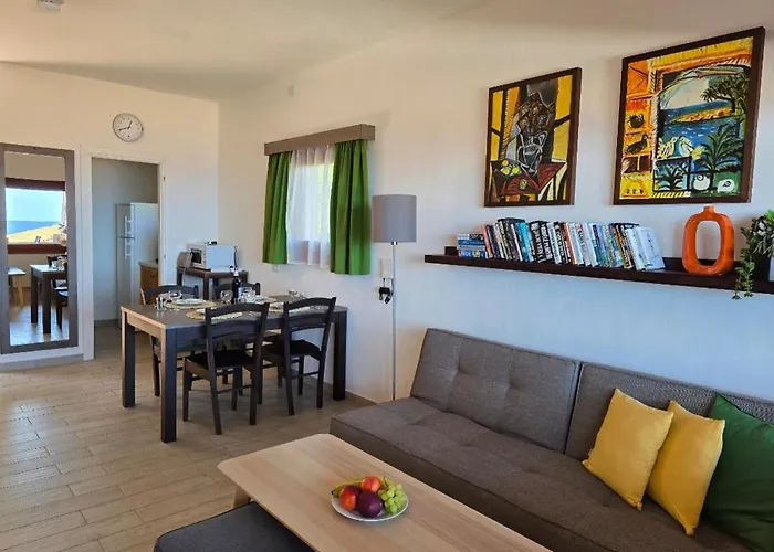 2-bedroomed Modern With Seaview *